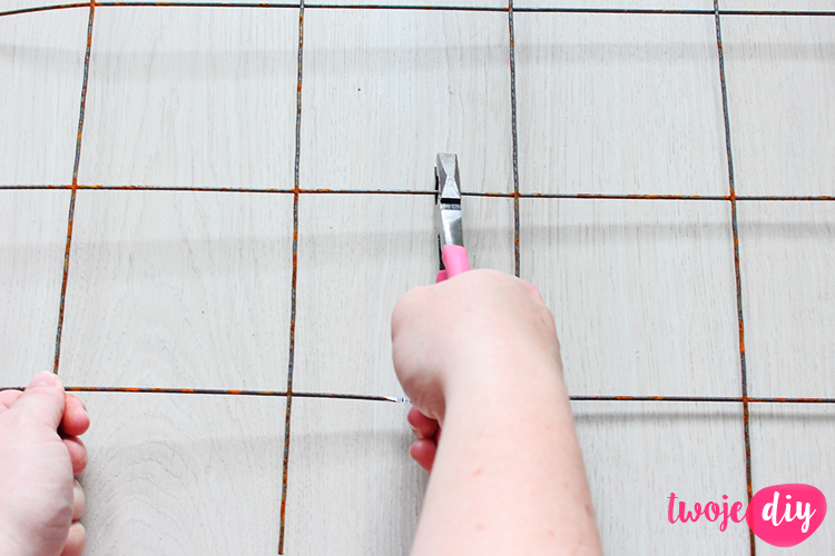 Kratka nad biurko diy 3