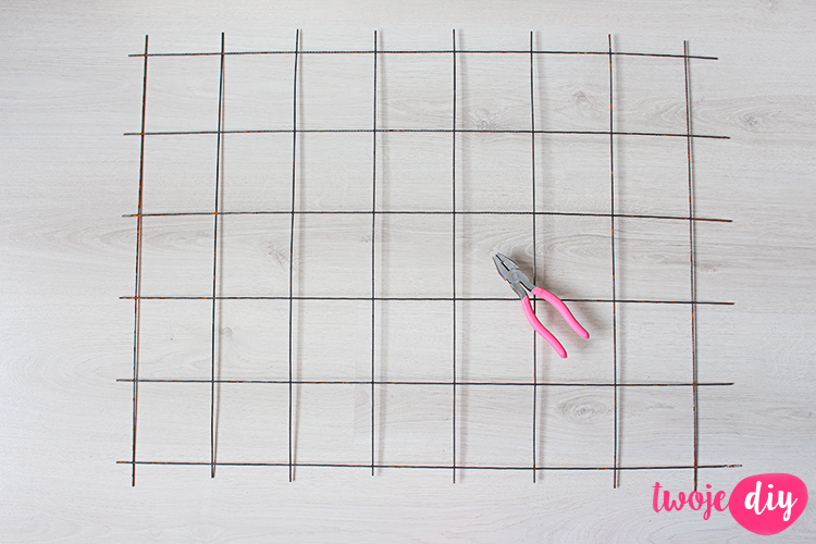 Kratka nad biurko diy 4