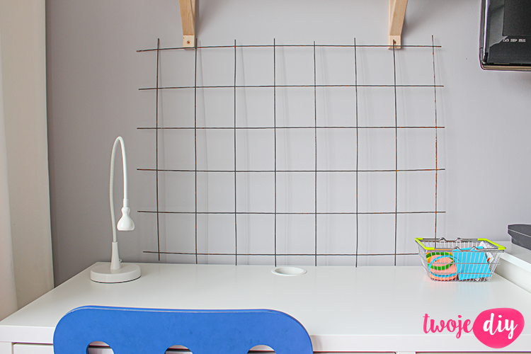 Kratka nad biurko diy 6