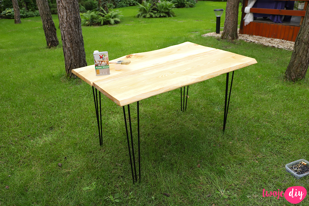 drewniany stół DIY na taras